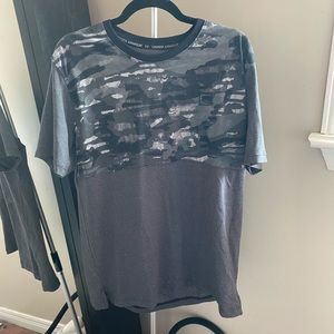 Under Armour T Shirt